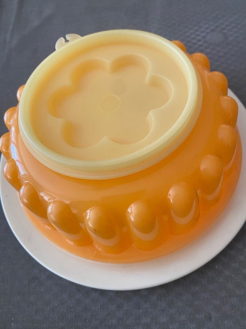 Moule à Charlotte TUPPERWARE - Ø 15 cm, en tres bon etat