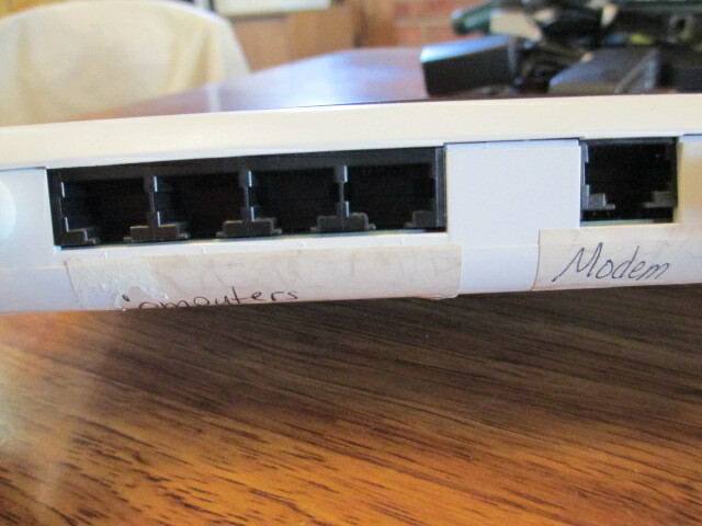 Airlink101 Wireless N Wireless Router AR670W 300Mbps 802.11n LAN ...