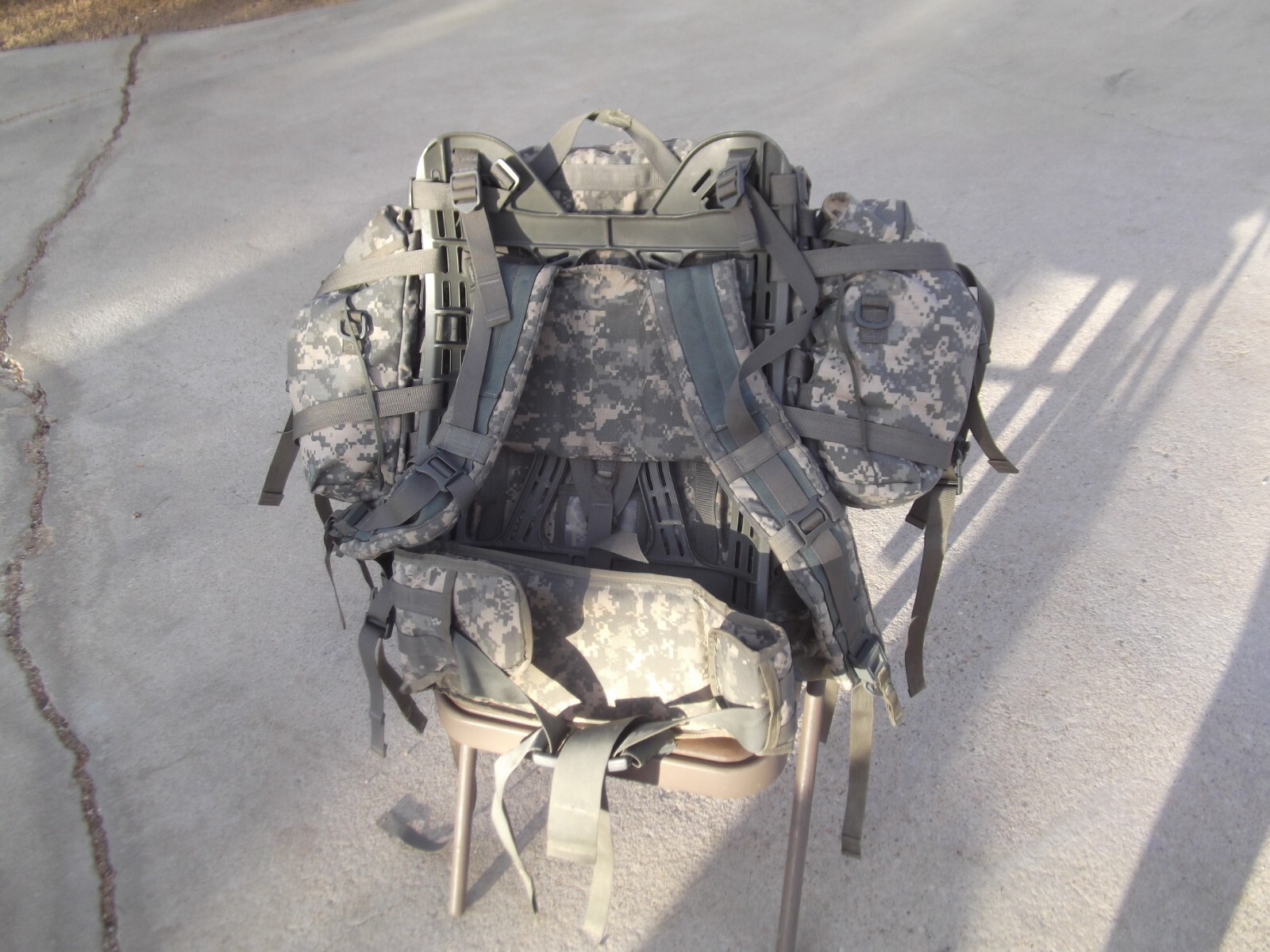 US Army Large Rucksack Digital Camo with 2 Sustainment Pouches & Belt & frame
