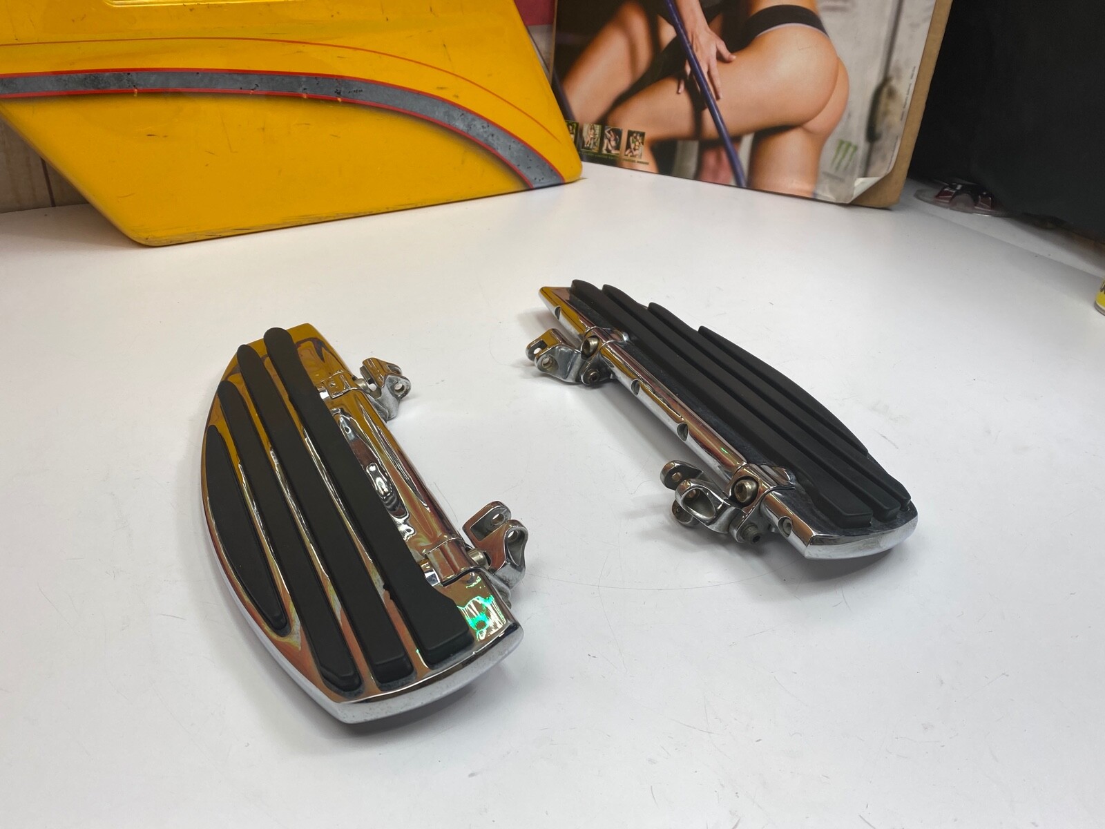 🔥Harley Kuryakyn ISO Touring Front Rider FloorBoards W/1" Extensions🔥