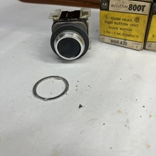 Allen Bradley 800T-A2B /T Push Button - Flush Head - Momentary - 800T-A2B