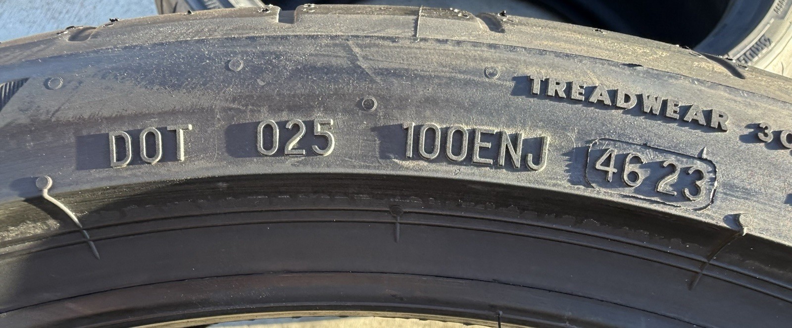 Lamborghini Revuelto Rear Lower Tires Set P/N 015075
