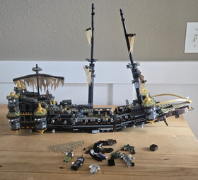LEGO Pirates of the Caribbean Silent Mary Set 71042 INCOMPLETE *READ*