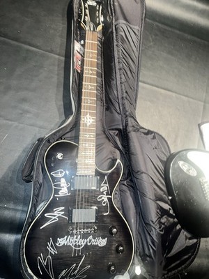 Motley Crue SIGNED X 5 Schecter Diamond Series Electric Guitar
