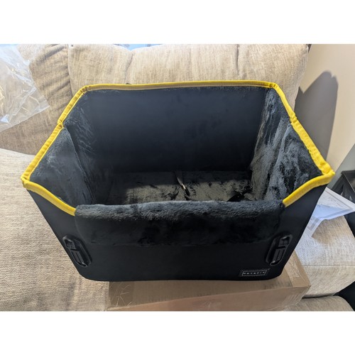 Petsfit Dog Car Booster Seat with 2 Clip-On Safety Leashes, Medium+, Black