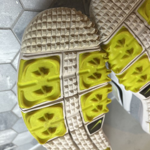 Zapato de golf Nike Tiger Woods Limited TW2014 Volt 652627-100 sin clavos para hombre 12 usado en excelente estado - Imagen 15 de 22