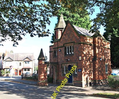 Photo 12x8 Lodge, Leicester Road Vicinity, Loughborough, Leics. The juncti c2016