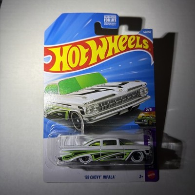 Hot Wheels Layin' Low White Green Black '59 Chevy Impala 1:64