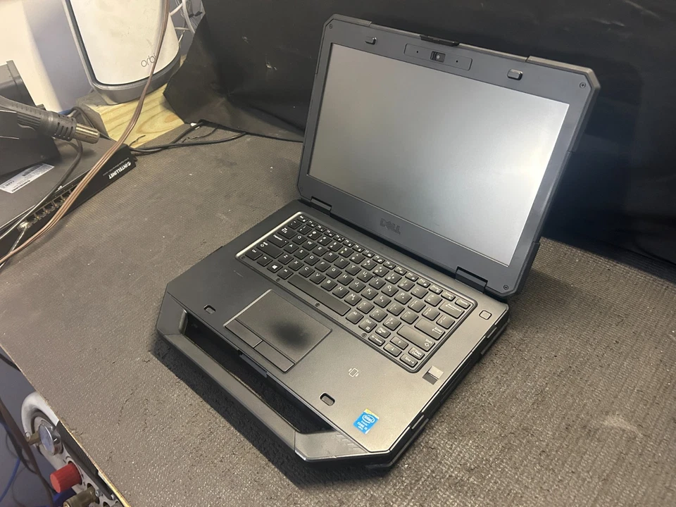 Dell Latitude 14 Rugged 5404 Intel Core i5-4310U 2.00GB 4GB RAM NO HDD Laptop - Image 2 of 4