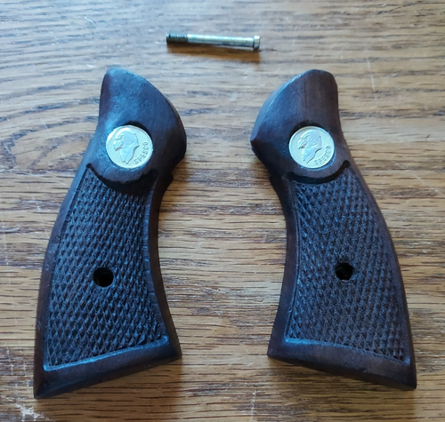 SPESCO Falcon Revolver Checkered Wooden Grips Square Butt Silver Medallion #294 - Picture 1 of 10