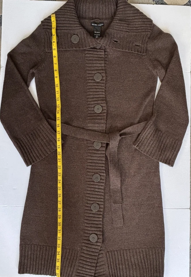 Cárdigan para mujer New York & Co pequeño largo cuello con botones marrón cinturón Cabincore Foto 4 de 4