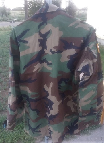 CAMOUFLAGE PATTERN, JACKET, MEDIUM LONG ARMY INSIGNIAS ATTACHED - Picture 2 of 7