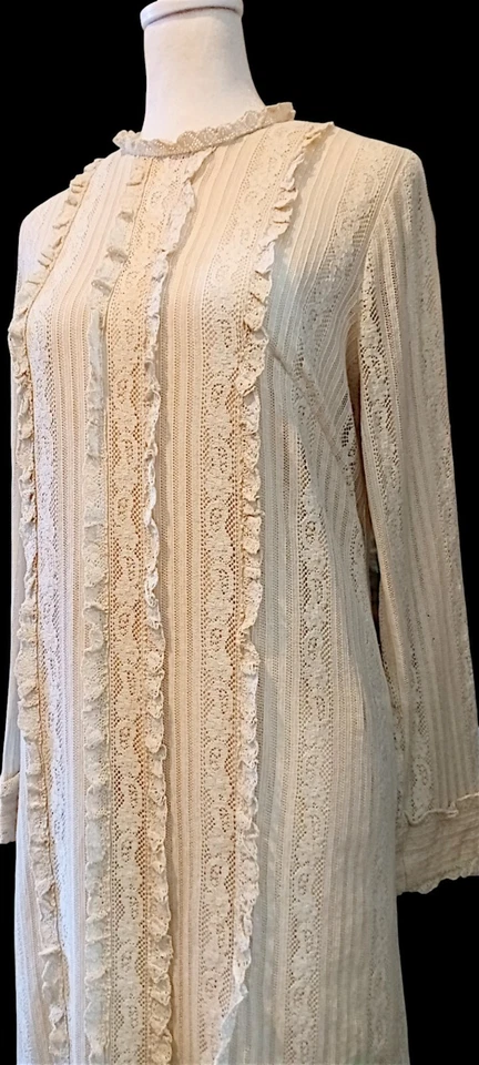 Vestido romántico de colección años 60 con volantes de encaje, todo algodón con cremallera metálica de Carol Craig S Foto 2 de 4