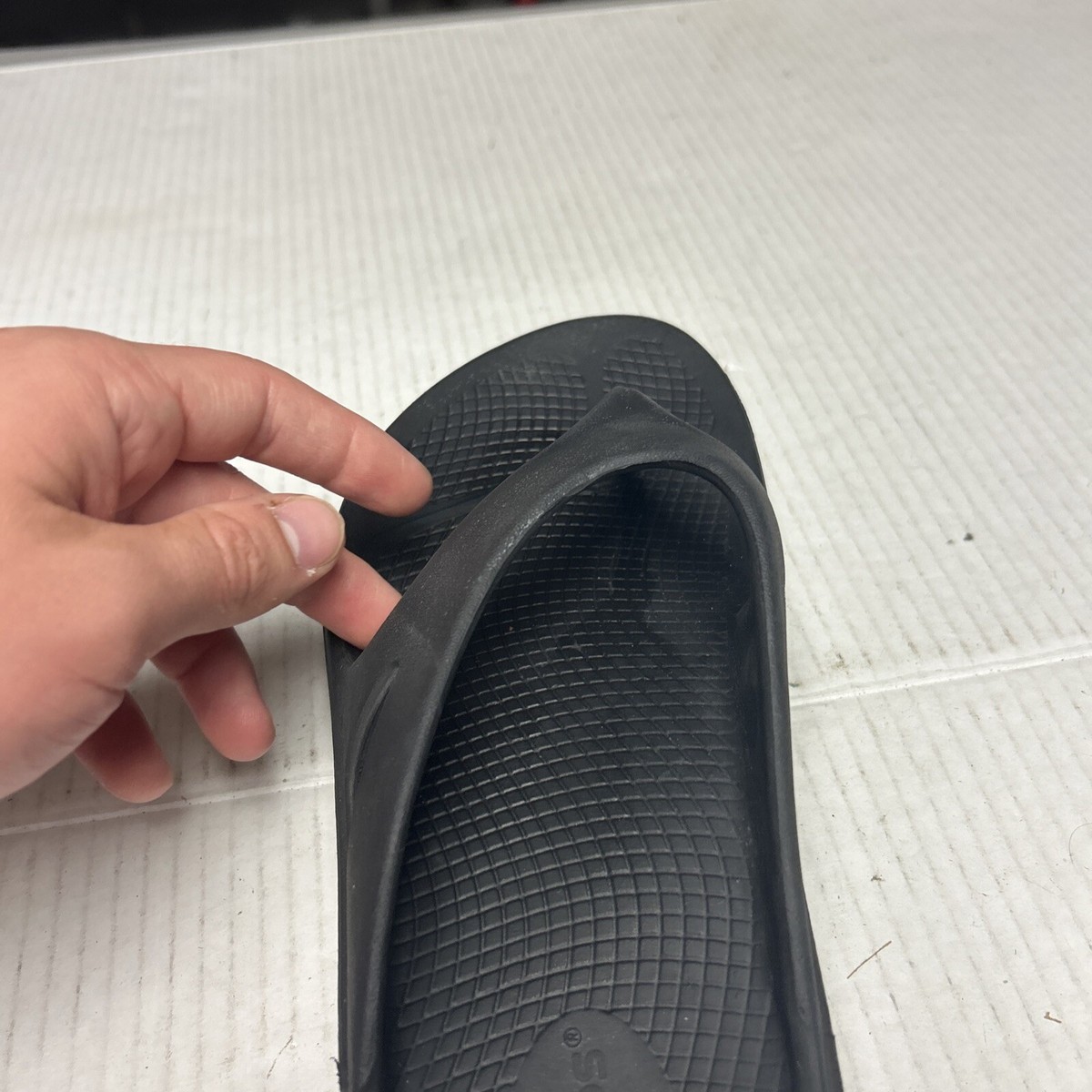 OOFOS Original Unisex Mens 9 Womens 11 Black Rubber Flip 