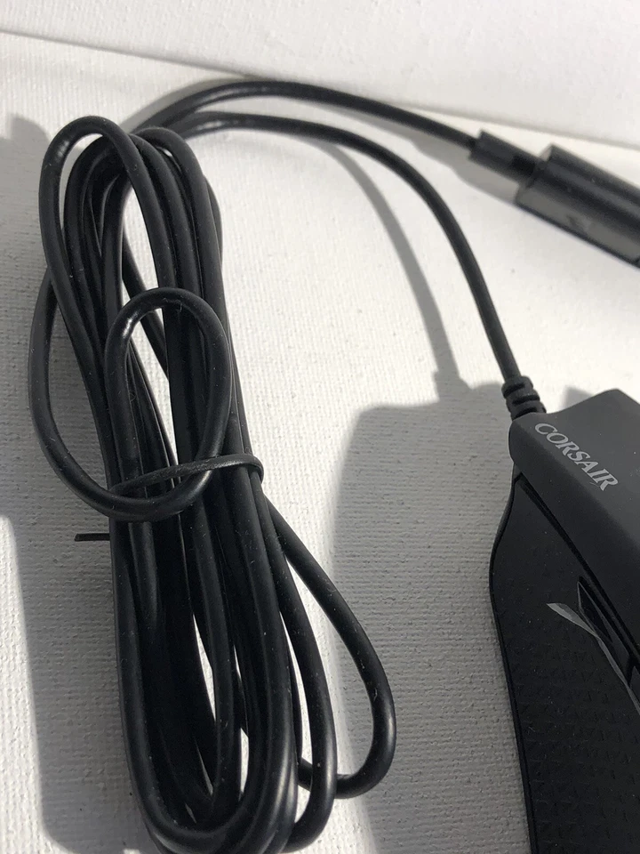 Mouse para computadora Corsair Harpoon PRO mouse con cable para juegos luz negra/roja Foto 3 de 4