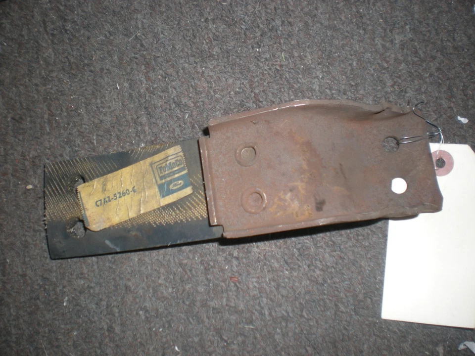 FORD GALAXIE XL LTD 390 427 428 1967 NUEVO EN STOCK SOPORTE AISLANTE DE TUBO DE ESCAPE Y SUSPENSIÓN Foto 2 de 2