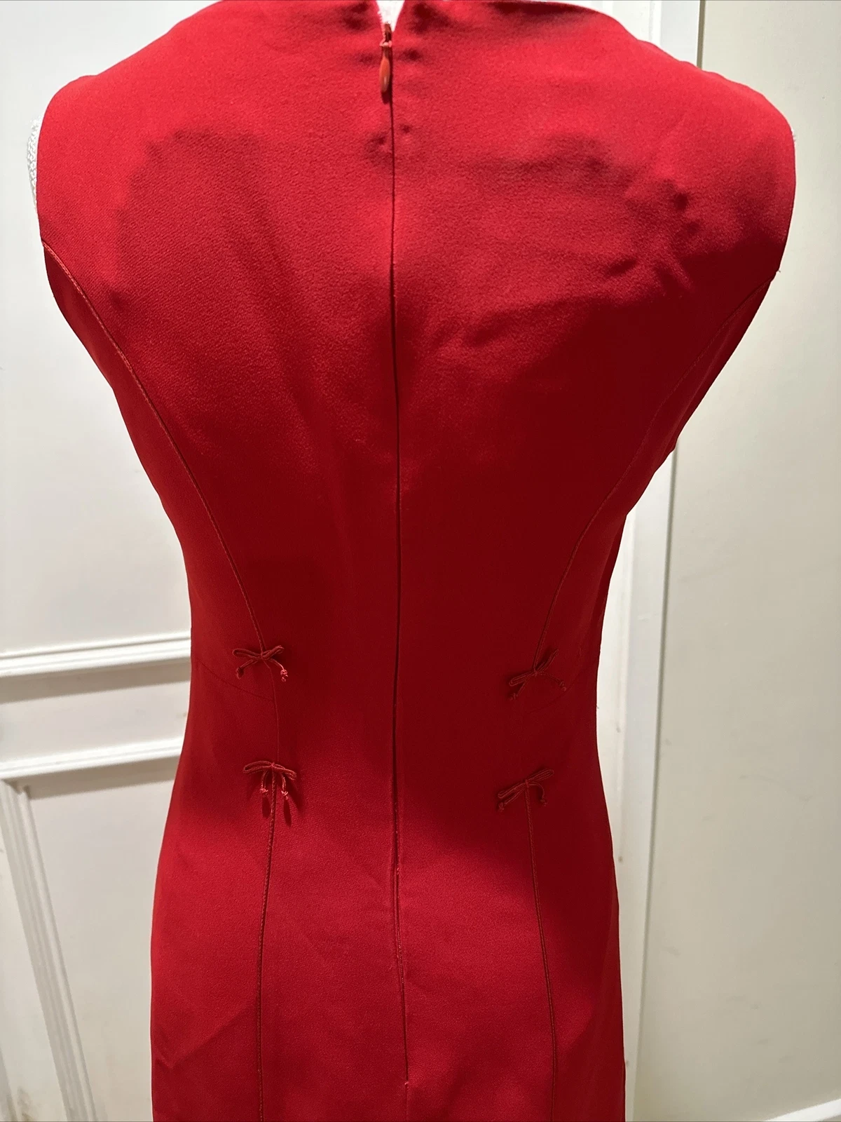 Abito Moschino economico e chic vintage anni '90 cara piccola guaina rossa con fiocchi 8