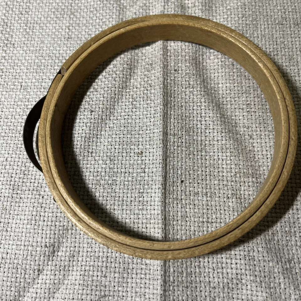 Vintage Princess 4 inch Adjustable Spring Embroidery Hoop - Image 2 of 4