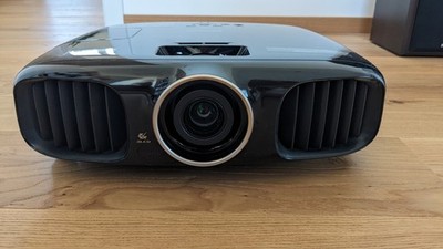 Epson EH-TW6100 Full-HD 3D Beamer   Top Zustand   inkl. Deckenhalterung