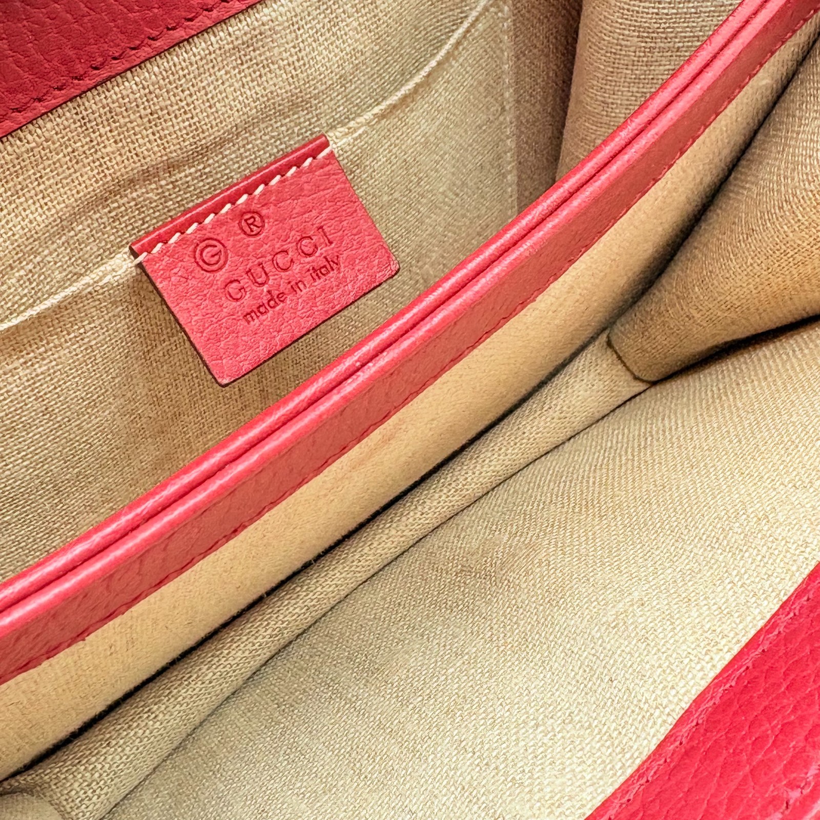 Authentic GUCCI GG Interlocking Shoulder Bag 5103… - image 15