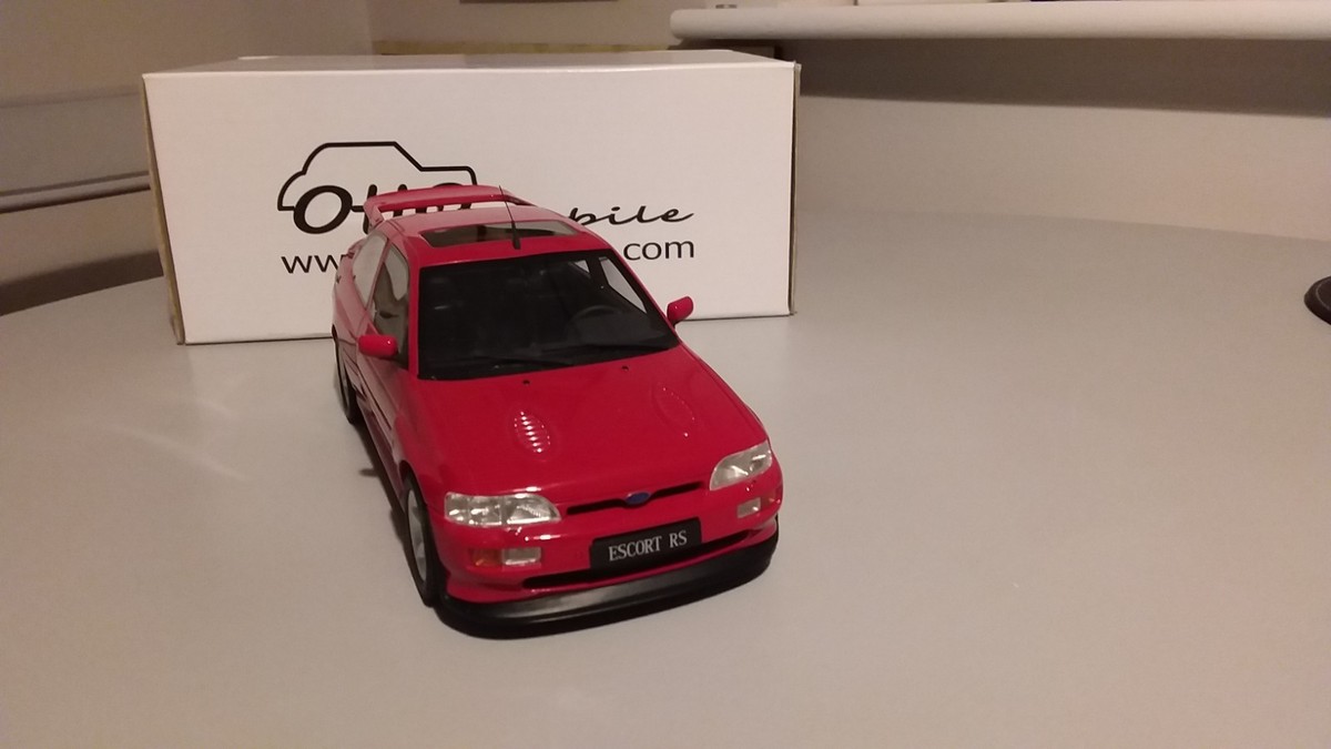 Ottomobile Ford Escort RS Cosworth Red 1:18 New Mint Condition