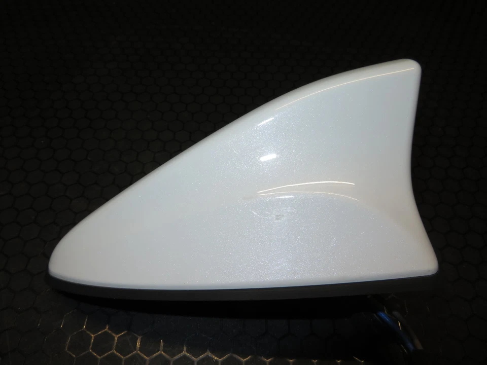 Hyundai Santa Fe Sport 2016-2018 OEM antena aleta de tiburón 96210-4Z290 blanco escarcha Foto 2 de 4