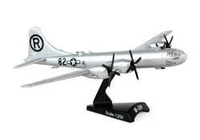 Daron Worldwide Trading 5388 1:200 B-29 Superfortress Enola Gay Aircraft
