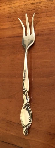 WALLACE STERLING 5 1/8" LEMON FORK ~ SILVER SWIRL ~ NO MONO