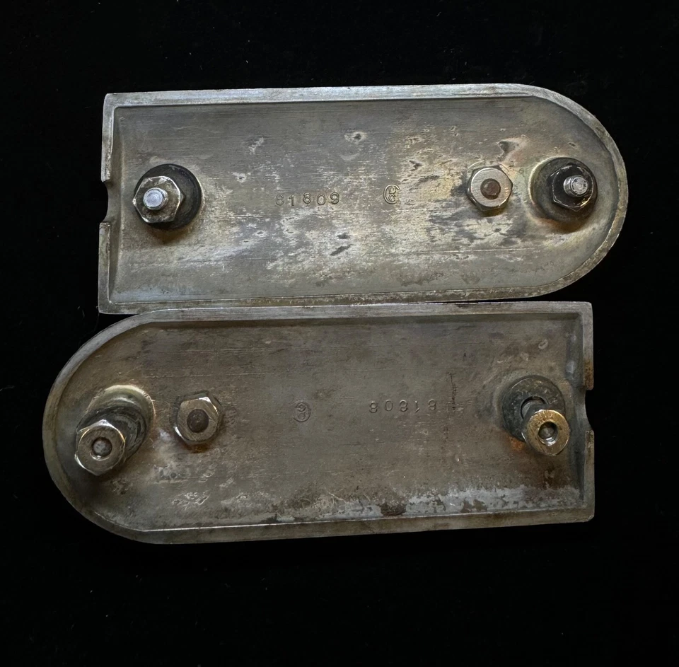 Emblema de capó lateral Graham 1935, todos los modelos, juego a juego, OEM, raro, vintage Foto 2 de 2