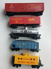 Lot of HO Scale Trains Texaco Tank Swift Santa Fe El Capitan Caboose, Coal Cars
