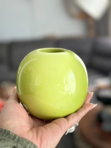 Ceramic lime green globe shape vase,VINTAGE SUMMER, SPRING,EASTER DECOR 4.5" in