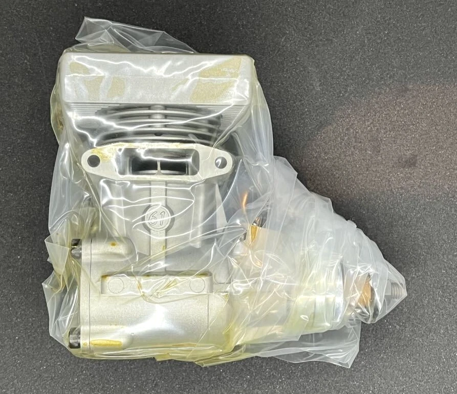 O.S. MAX-61SF-H 9.97cc 2 stroke glow engine for R/C helicopter, new f/s - Image 3 of 4