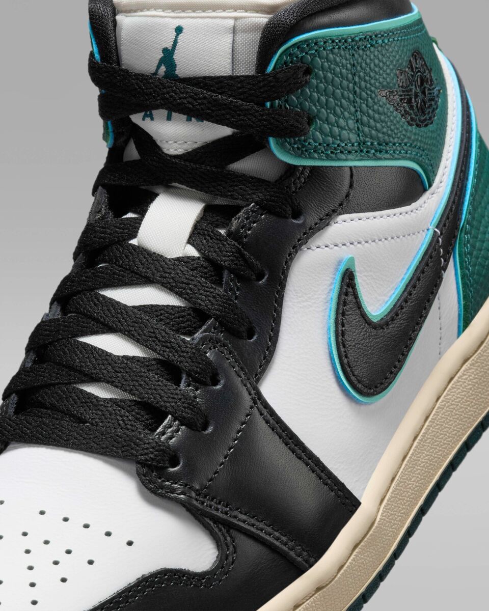 Nike WMNS Air Jordan 1 Mid Nike WMNS Air Jordan 1 Mid