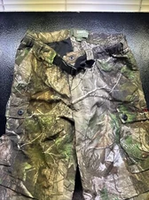 Mens Medium Gander Mountain Realtree Camo convertible pants