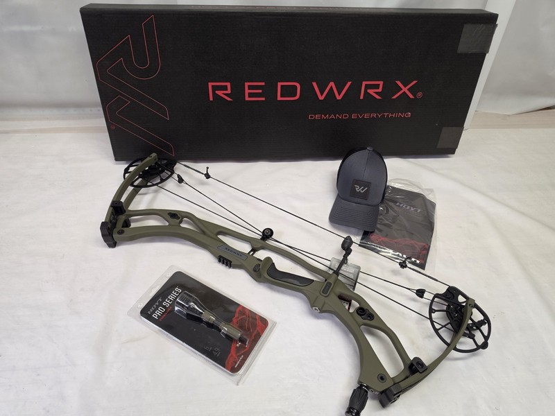 Hoyt RX-9 Ultra 60 - 70lbs/26" - 31"/Wilderness w/6" Hoyt Pro Series Matching...