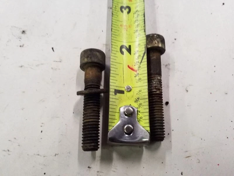 Pernos de montaje del colector de admisión superior | Se adapta a Mercedes Benz 380SEL 1981-1985 Foto 2 de 2