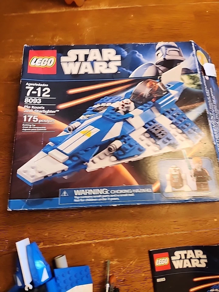 LEGO Star Wars: Plo Koon's Jedi Starfighter (8093) Foto 2 de 4