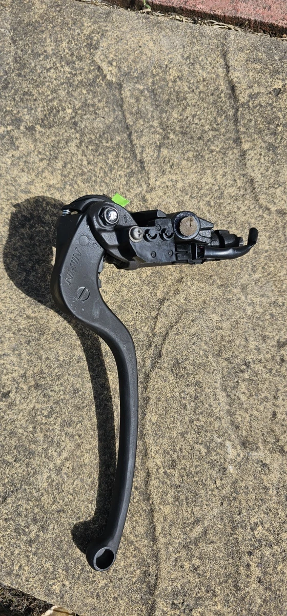 Réservoir Maître Cylindre Frein Avant Moto Universel - Compatible Suzuki GSX-R 600 750 1000