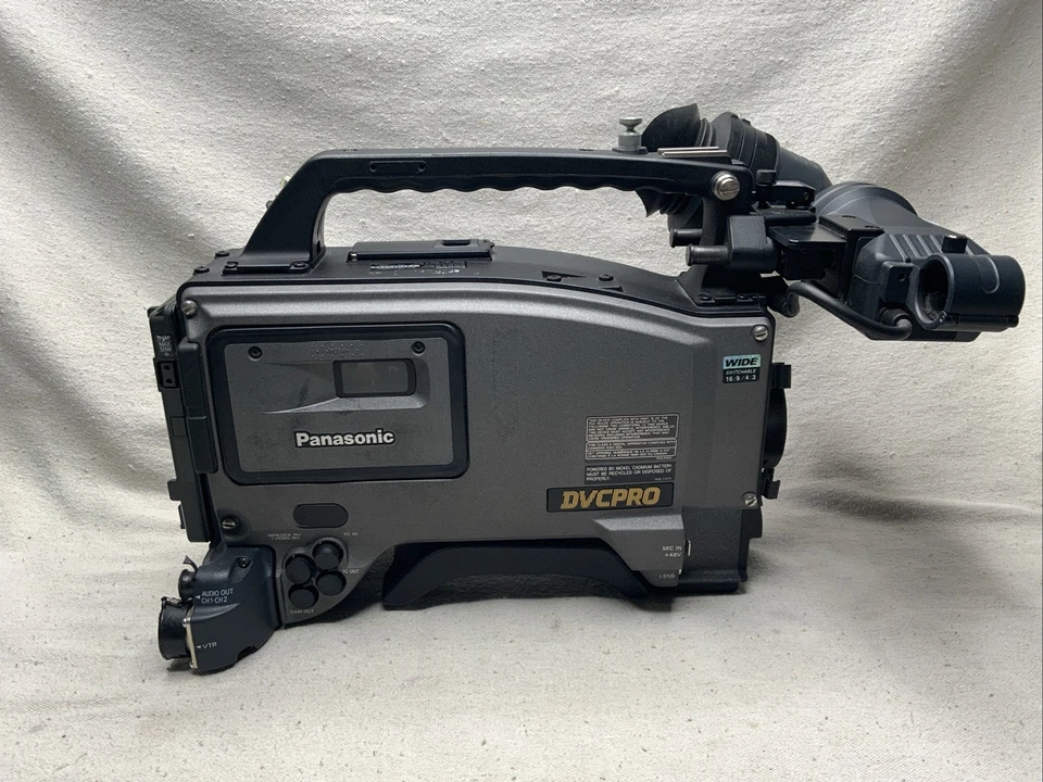 Panasonic AJ-D610WBP DVCPRO Professional Camcorder  - Image 3 of 4