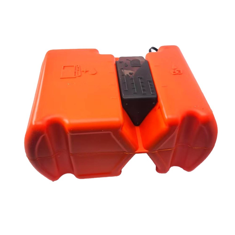 Cleverly Designed 5 Liter Combi Can to Store Fuel and Chain Oils Safely