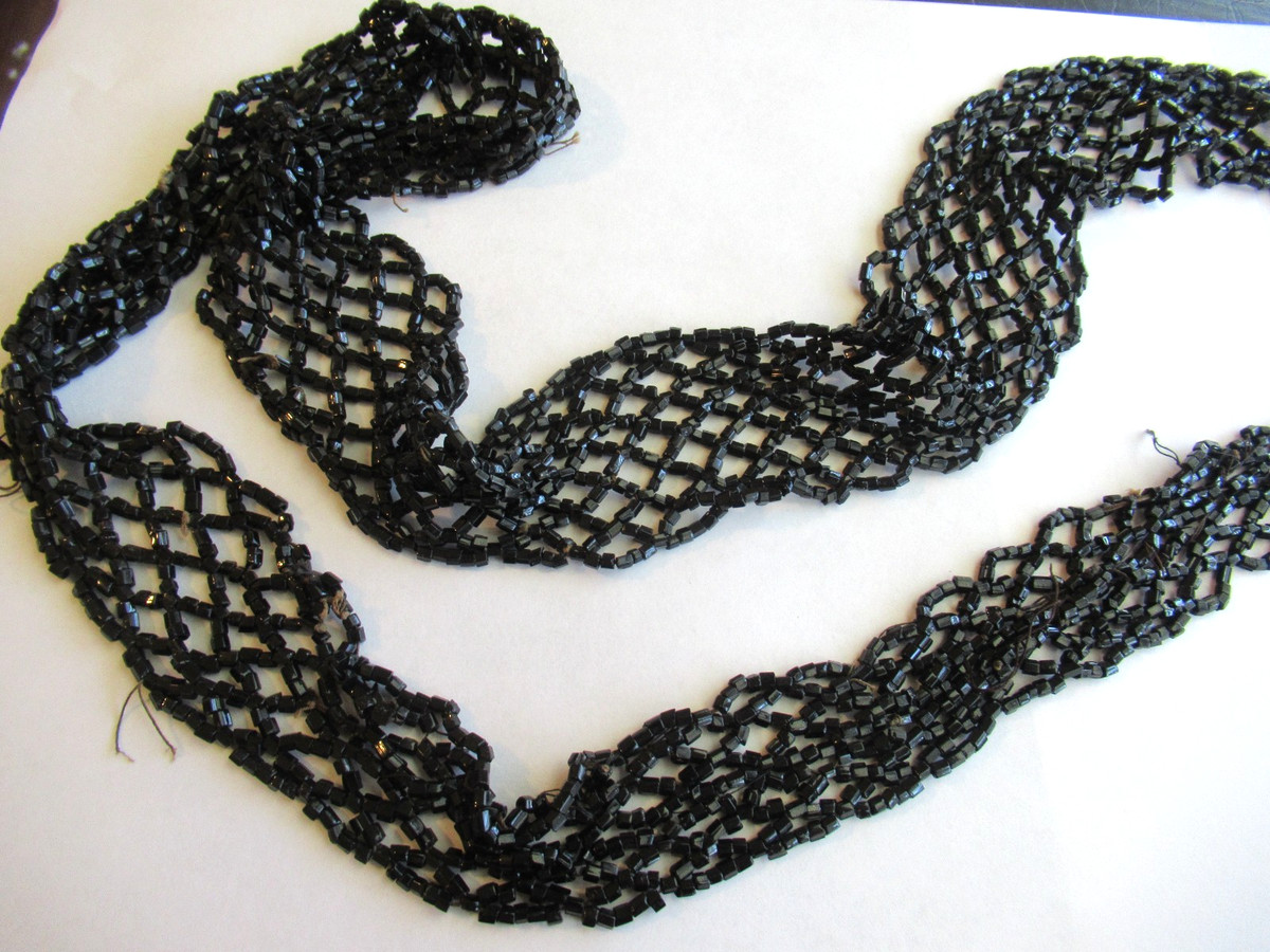 Antique Art Deco 1920's black glass flapper Lariat Necklace As Is View 2