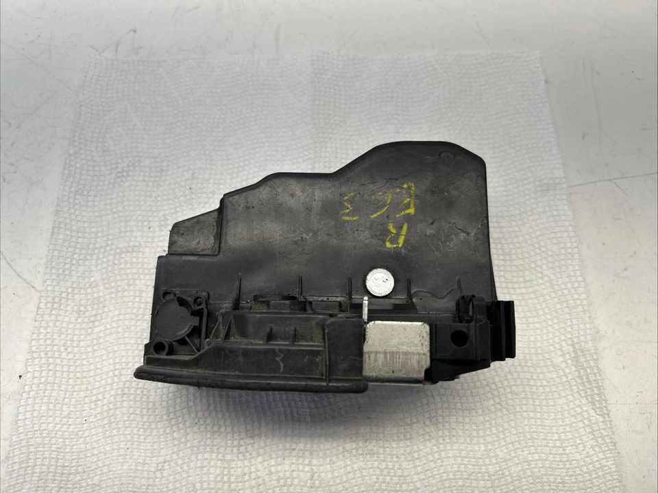 Actuador de bloqueo de pestillo de puerta delantera derecha OEM PARA BMW M2 M235I 7202146 2014 2015 2016 Foto 2 de 4