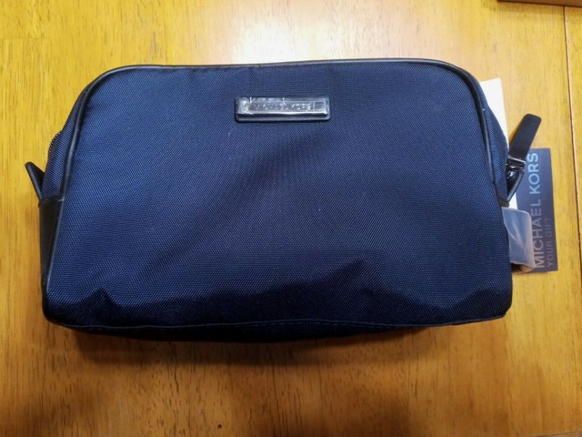 mk toiletry bolsa