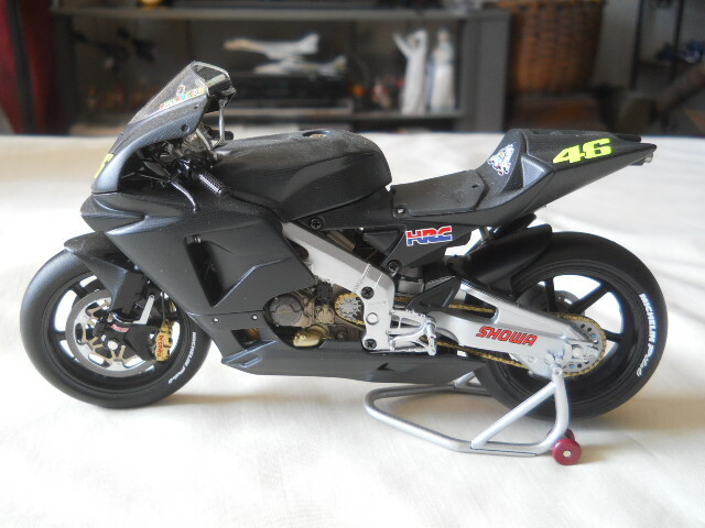 ミニチャンプス 1/12 ホンダ RC211V #46 ロッシ HRC HONDA RC 211V