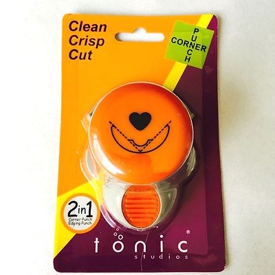 Tonic Studios ''Boot'' Easy-To-Use Corner Punch - Heart Corner - 888A - NEW