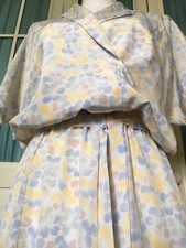 •SOLO•Vintage 80s Floral Belted Tea Dress Size 14 in Pastel Blue and Lemon