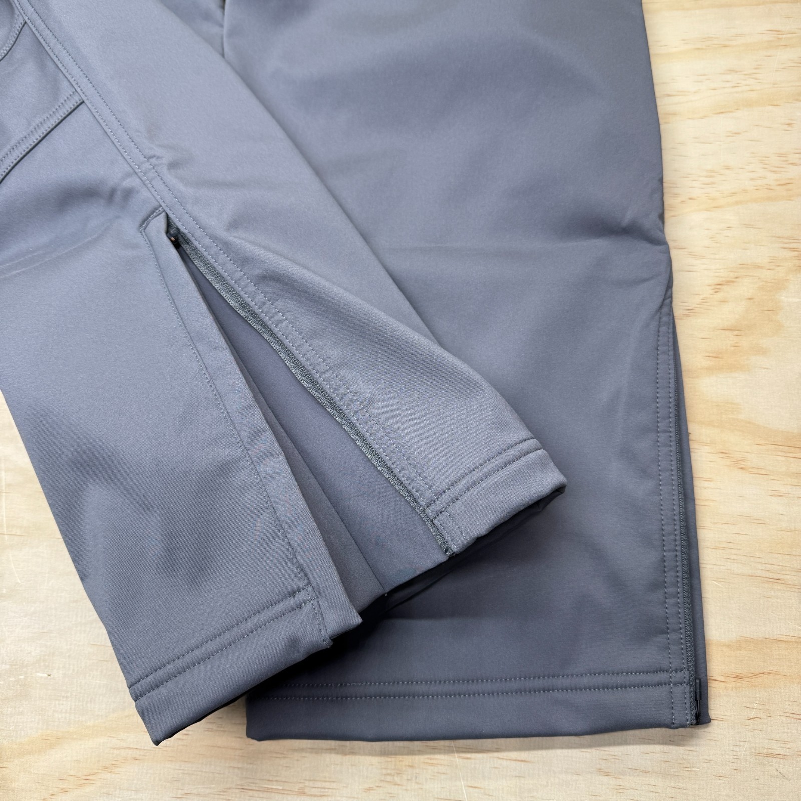 NEW Under Armour Expanse Softshell Pants Mens 38 X 32 Gray Loose 1387001 025 thumbnail 2