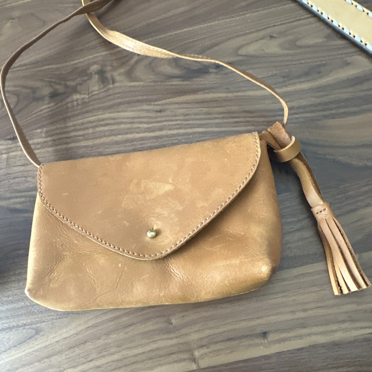 Parker Clay Leather Crossbody Small Tan Natural | eBay display picture 1
