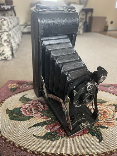 A close-up of a Vintage Eastman Kodak Folding Pocket Camera No. 1A from the early 1900s Stock Photo
