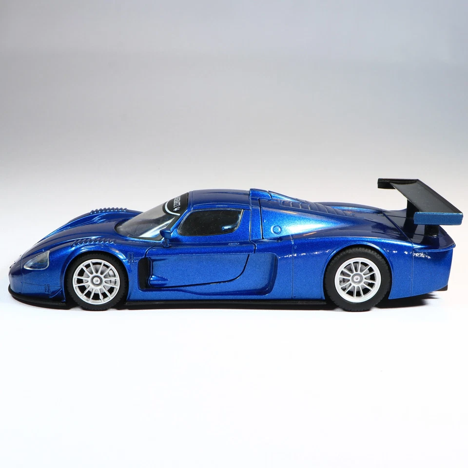 Maserati MC12 Corsa 1 24 Motormax Diecast Model Car Blue Hard Top Opening Doors - Image 4 of 4